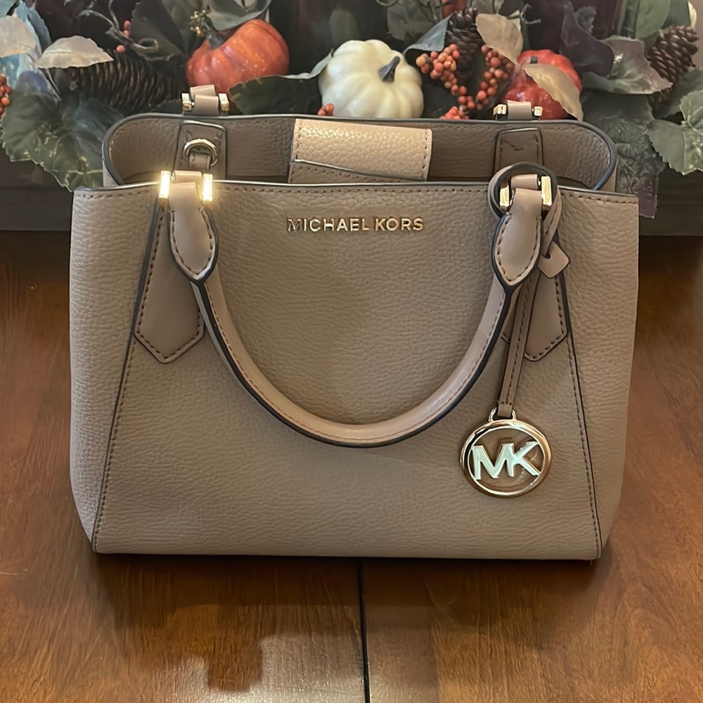 NWOT Michael Kors